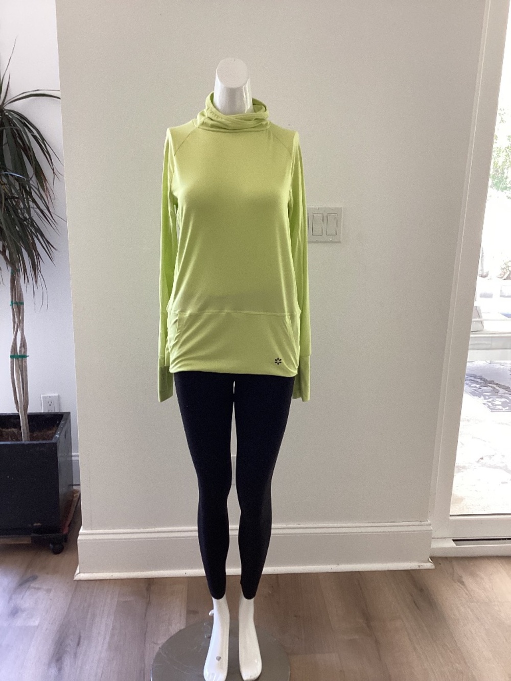 NWOT Nine West Active Women’s Pull Up Top Sweatshirt Lime Green Athletic S